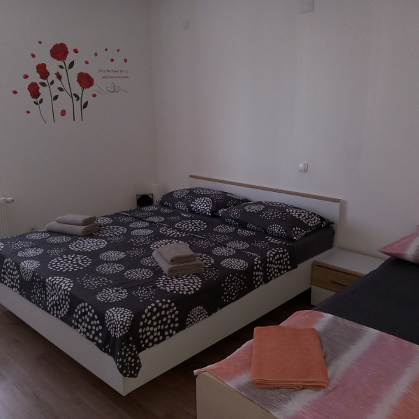Bedrooms, Apartmani Gašpar, Accommodation Krk - Villa Agnes & Apartments Niko MALINSKA